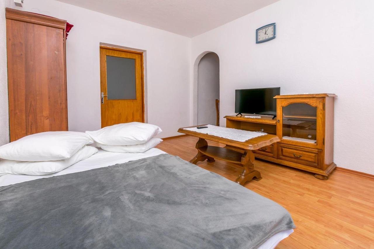 Apartments Ivat Rogoznica  Exterior photo